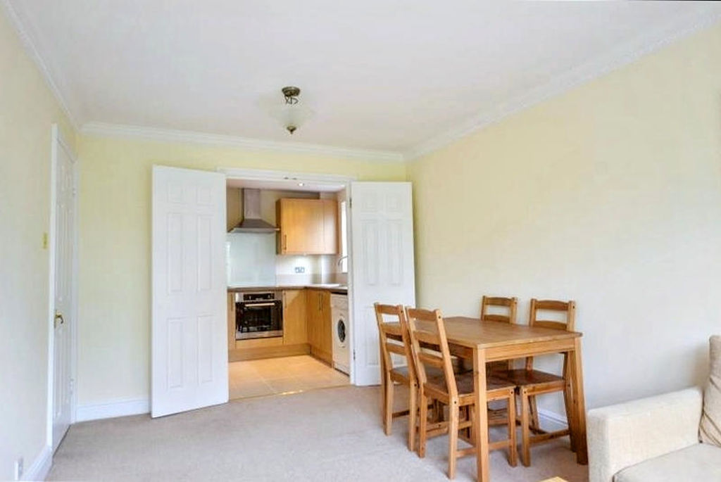 Living Room- click for photo gallery